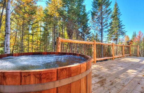 La Malbaie Ski Chalet | Le Bivouac - Les Chalets Spa Canada