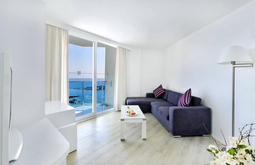 Kadnlar Denizi Mahallesi Hotel | Le Bleu Hotel & Resort