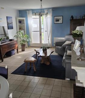 Montbazon House | Le Bleuet de Montbazon