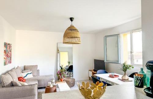 Grenade Apartment | Le BLUET * entièrement équipe * tout confort