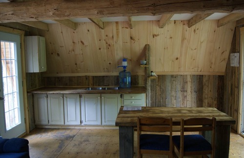 Sainte-Beatrix Cabin | Le Boréal ~ Chalet refuge without electricity or running water