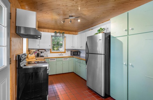 Saint Come Ski Chalet | Le Botanique | lake access | hot tub | fire camp