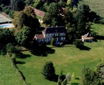 Saint-Sauveur House | Le Bourdil Blanc B&B
