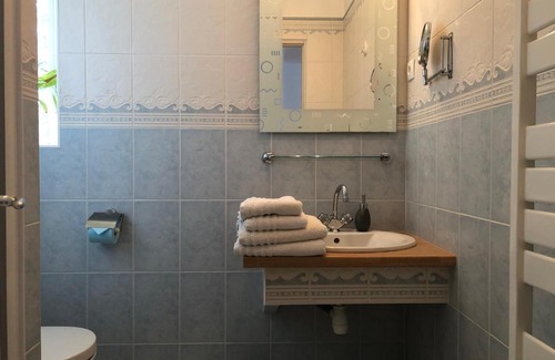 Grosrouvre Bed & Breakfast | Le Cèdre Bleu