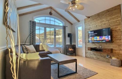 Petite-Riviere-Saint-Francois Ski Chalet | Le Multi-Bois *Ski, Spa, Nature*