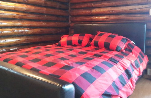 Sainte-Lucie-des-Laurentides Ski Chalet | Le P tit Bonheur - chalet rustique
