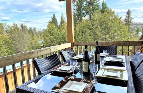 Sainte-Lucie-des-Laurentides Cabin | Le2140, Chalet rustique avec plage au Lac Sarrazin