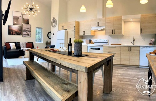 Sainte-Lucie-des-Laurentides Ski Chalet | Le2085 - Spa et Plage - Les Chalets Dans le Nord