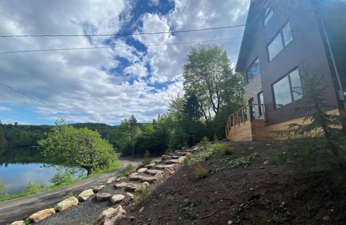 Lac Beauport Ski Chalet | LE CELESTE AU BORD DE L'EAU