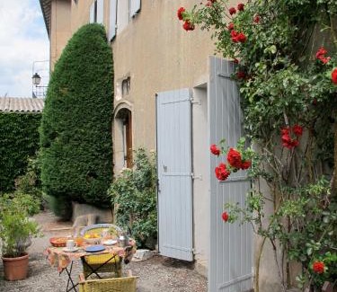 La Roche-des-Arnauds Bed & Breakfast | "Le Château"