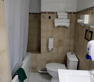Tournon-sur-Rhone Bed & Breakfast | Le Château