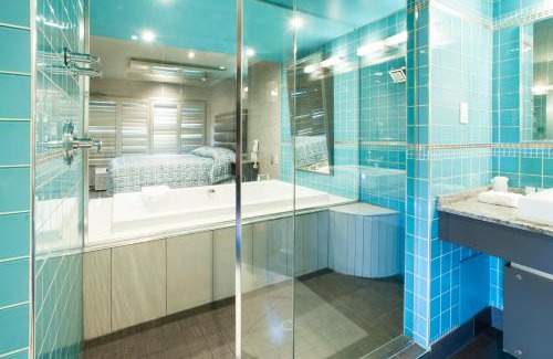 Cote-Des-Neiges—Notre-Dame-De-Grace Hotel | Le Chabrol Hotel & Suites