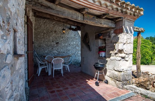 Razac-d'Eymet Cottage | Le Chai - Fantastic Gite with pool in 30+ acres near Bergerac