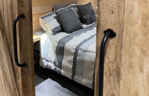 Beaulac-Garthby Ski Chalet | Le Chalet Bleu Directement sur le lac Spa,descente DE Bateau ,quai, ET Motoneige