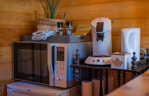 Montignies-Saint-Christophe Apartment | Le Chalet d'Antoine - hébergement avec jacuzzi