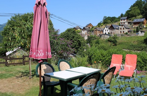 Bethmale House | Le Chalet - Gîte Pour 2 Personnes Avec Jardin à Bethmale