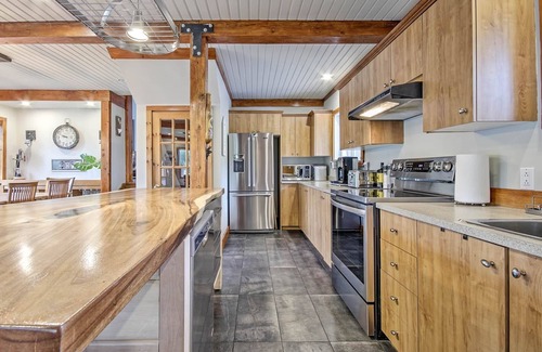 Saint-Jean-de-Matha Ski Chalet | Le Chalet Jaune - A thousand and one activities