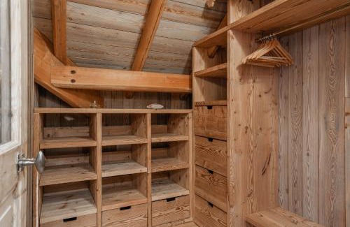 Le Serre Barbin Ski Chalet | Le Chalet l'Harmonie - Pierres d'Histoire