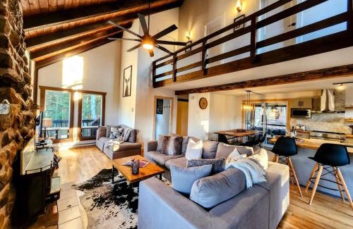 Saint-Faustin-Lac-Carre Ski Chalet | Le Chalet Suisse