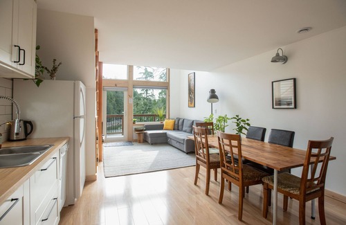 Ucluelet House | LE CHALET WATERFRONT RETREAT - Great view & location!