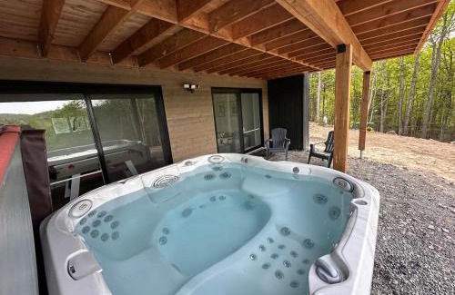 Saint-Faustin-Lac-Carre Ski Chalet | Le Chamonix/Mountain view/Golf course/Activities!