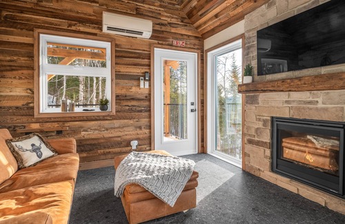 Lac Beauport Cabin | Le Chamonix : Tiny house in nature (CITQ : 310190)