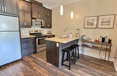Bromont Condo | LE CHAMPLAIN CONDO 104, in BROMONT, View on the Pool and Mountain, CITQ#248205