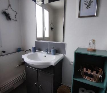 Miroir - Batignolles Apartment | Le char'Mans appartement cosy proche gare et tram