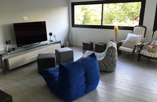 Marguerittes Bed & Breakfast | Le Cherche Midi 15km from the Pont du Gard and 7km from Les Arenes de Nimes
