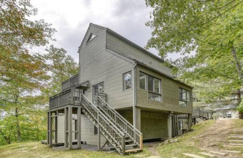 Mont-Tremblant Pedestrian Village Apartment | Le Chic Cabriolet Cozy Ski Condo 300m to Lifts
