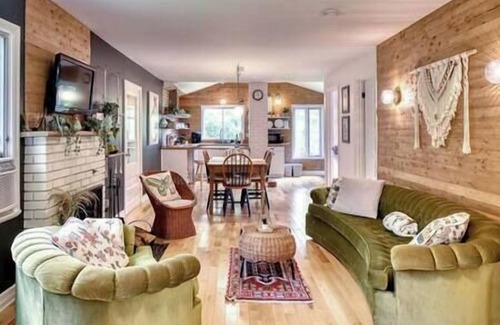 Brebeuf Ski Chalet | Le Chickadee | Hot Tub, River Beach, Nature Escape