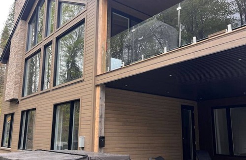 Saint-Faustin-Lac-Carre House | Le Chill Shack - Golf, Ski, SPA