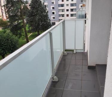 Saint-Martin-d'Heres Apartment | Le Chopin, appartement 3 pièces, parking gratuit, balcon, ascenseur, WiFi