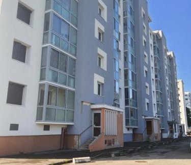 Saint-Martin-d'Heres Apartment | Le Chopin, appartement 3 pièces, parking gratuit, balcon, ascenseur, WiFi