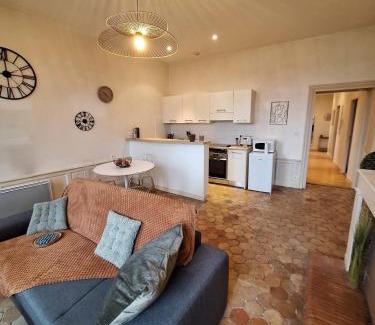 Saintes Apartment | Le Clémenceau face à la Charente 2 chambres