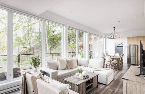 La Conception Ski Chalet | Le Cliff Cabin Farmhouse Moderne