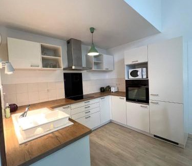 Poitiers Apartment | Le Clos - Centre ville - Jardin - Parking privé