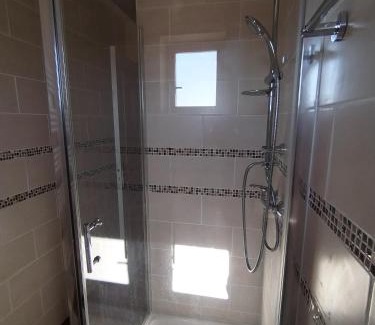 La Celle-sous-Gouzon Bed & Breakfast | Le clos de bourdeilles chambre 3 avec wifi