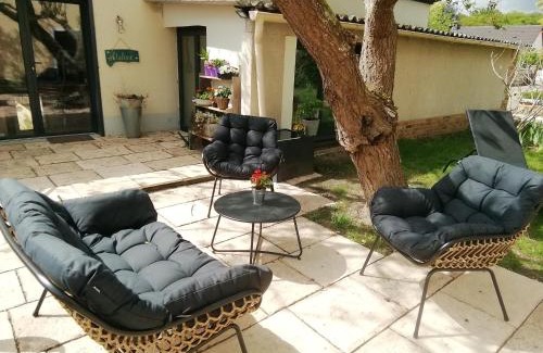 Saint-Aubin-Les-Elbeuf Apartment | Le Clos des Feugrais - Calme & Confort