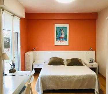 Maringues Bed & Breakfast | Le Clos Fleuri - Maison Vigier
