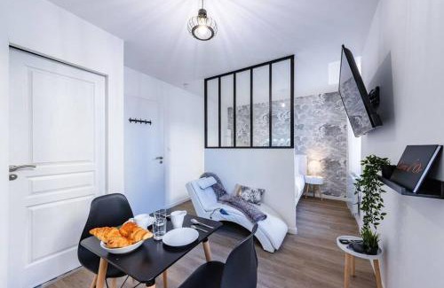 Agen Apartment | Le Cocon Agenais - Appart'Hotel SPA - Clim - Melina & Alfred