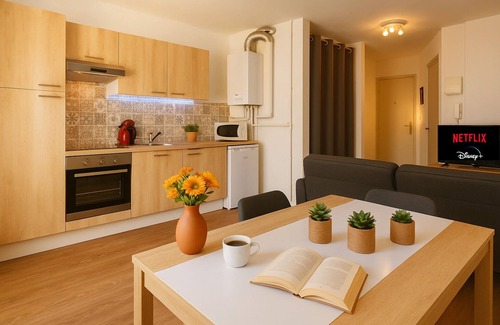 Cret de Roc Apartment | LE COCON - Ideal for Families & Professionals - Fiber + Netflix - Chateaucreux train station