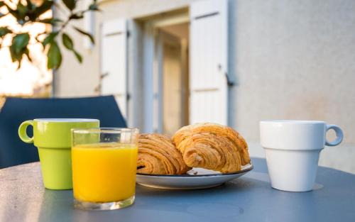 Rodez Apartment | Le Cocon Ruthénois - Climatisation, Wifi, Netflix & Jardin