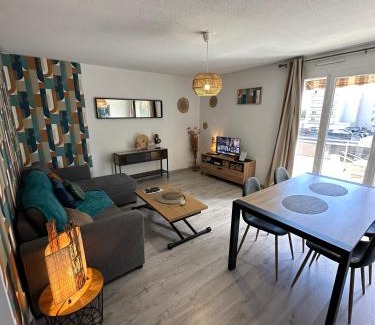 Le Hameau Apartment | LE COLORÉ - Parking gratuit - Confortable