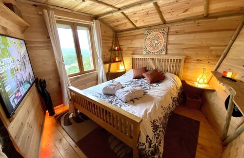 Crechets House | Le concept guest suite with private Sauna and Spa and secret room