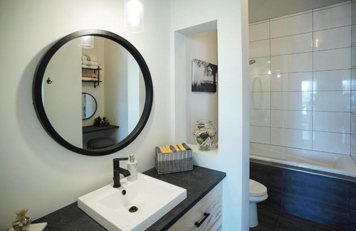 Saint-Hubert Apartment | Le confort chic