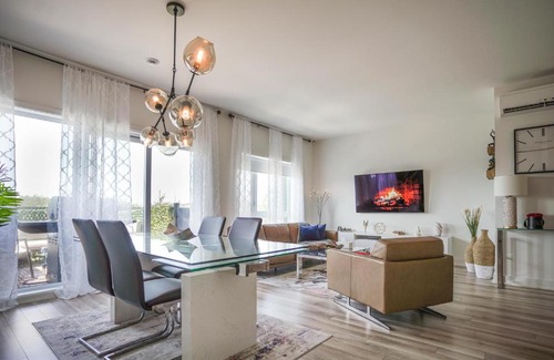 Saint-Hubert Apartment | Le confort chic