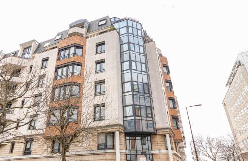 Charenton-le-Pont Apartment | Le Cosy - Free Parking - 2 min métro - 5 min Paris