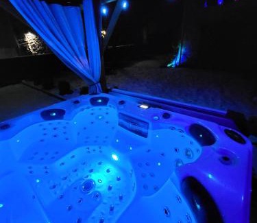Le Bourg-d'Oisans Ski Chalet | Le Cosy Lodge Départs ski Alpe d'Huez 2 Alpes La Grave et Col d'Ornon Détente Jacuzzi Piscine Sauna Bar Billard