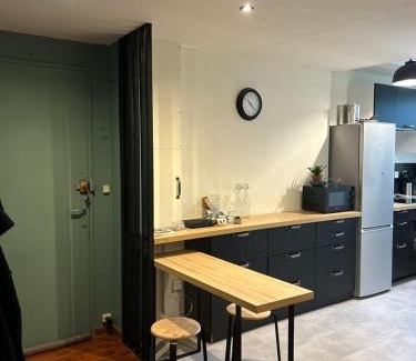 Poitiers Apartment | Le Coteau city center near train station